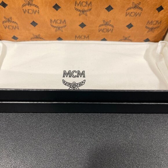 MCM Visetos Monogram Zip-Around Wallet (JB1406) - Picture 2 of 6